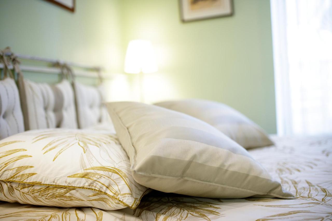 グリュイッサン Alcove Marine Bed & Breakfast エクステリア 写真