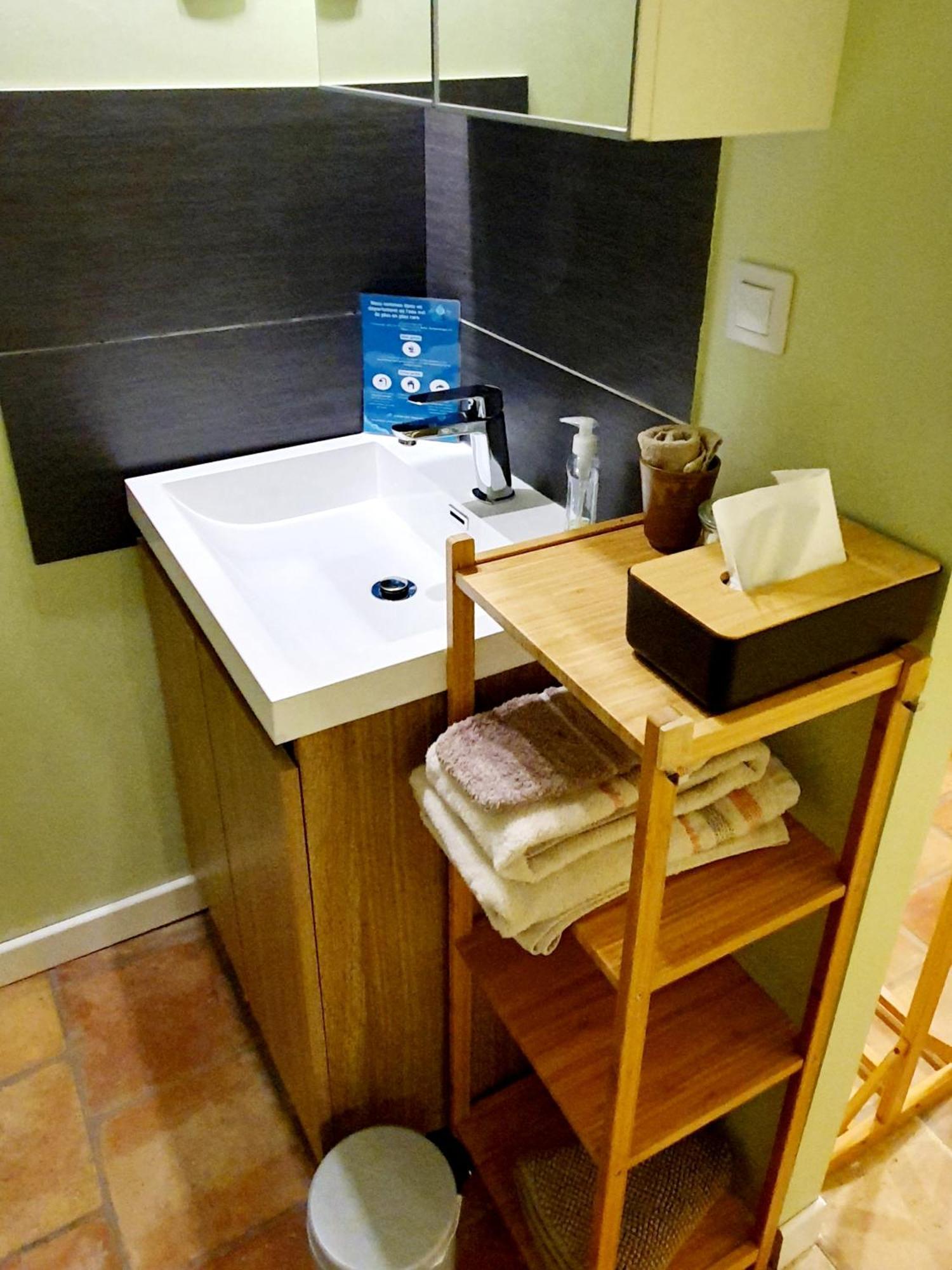 グリュイッサン Alcove Marine Bed & Breakfast エクステリア 写真