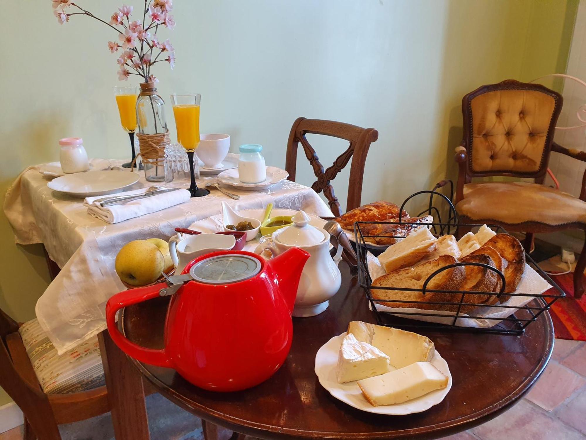 グリュイッサン Alcove Marine Bed & Breakfast エクステリア 写真